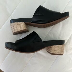 Black Aerosoles Clark platform sandals, sz 7.5.